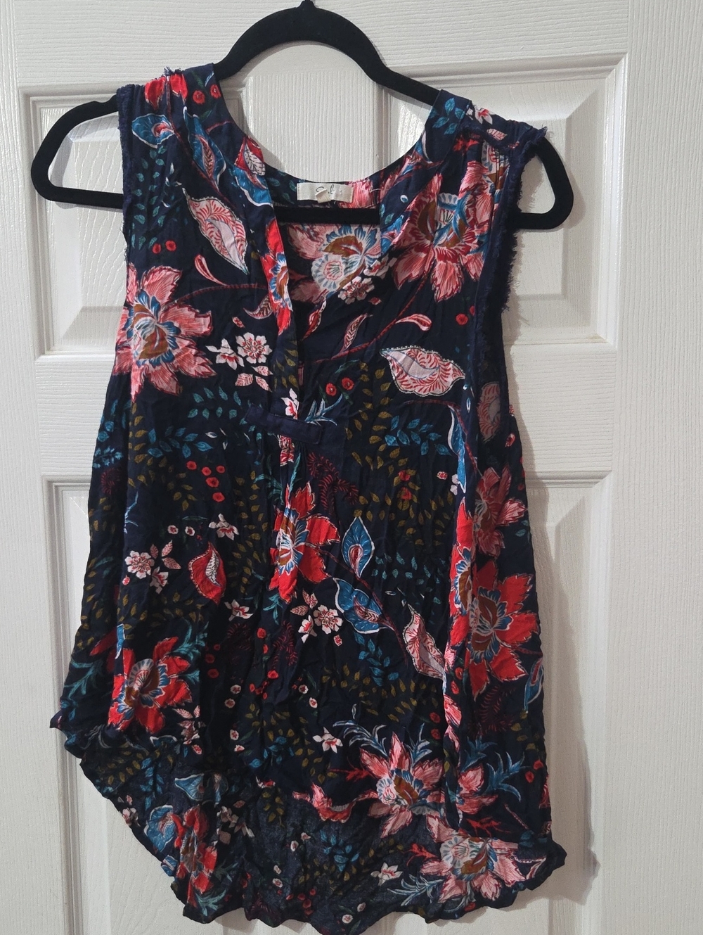 easel Navy Floral V-Neck Sleeveless Camisole with Pink Accents
